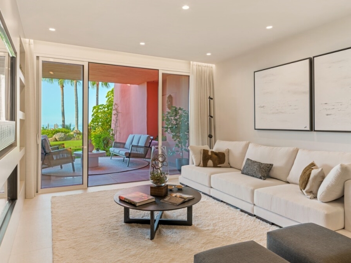 image The Beachfront Pearl 1