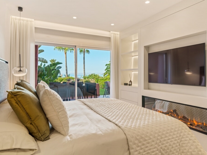 image The Beachfront Pearl 4