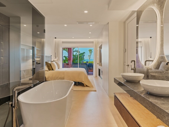 image The Beachfront Pearl 6