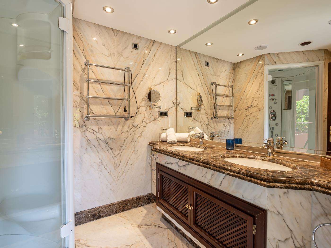 image Appartement luxueux au rez-de-chaussée à Torre Bermeja 11