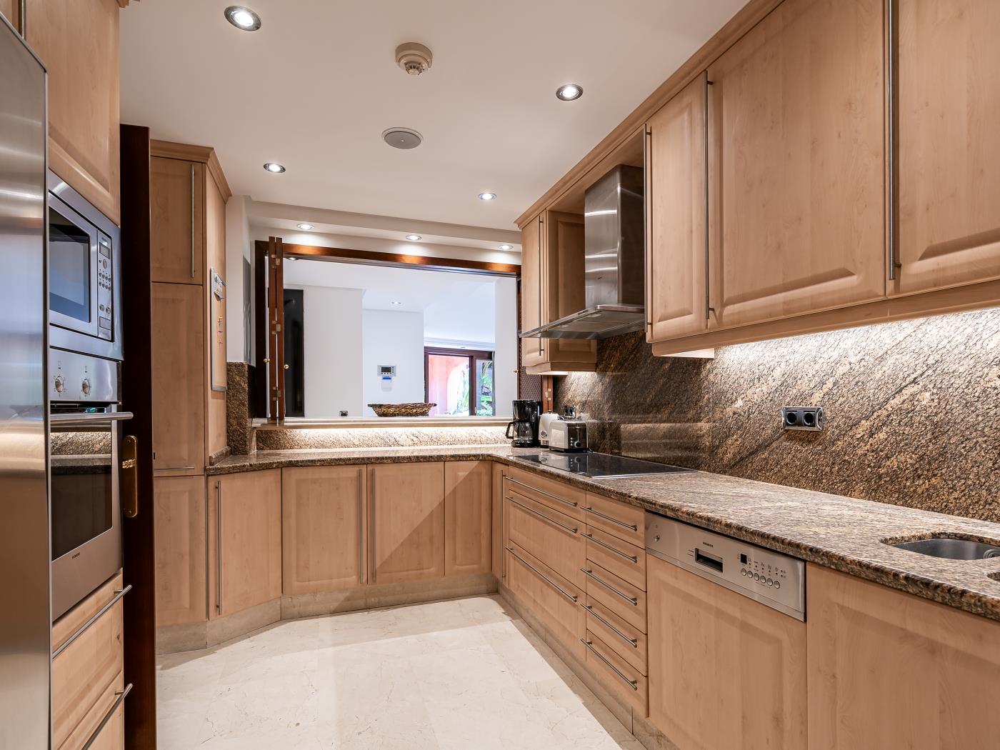 image Appartement luxueux au rez-de-chaussée à Torre Bermeja 2