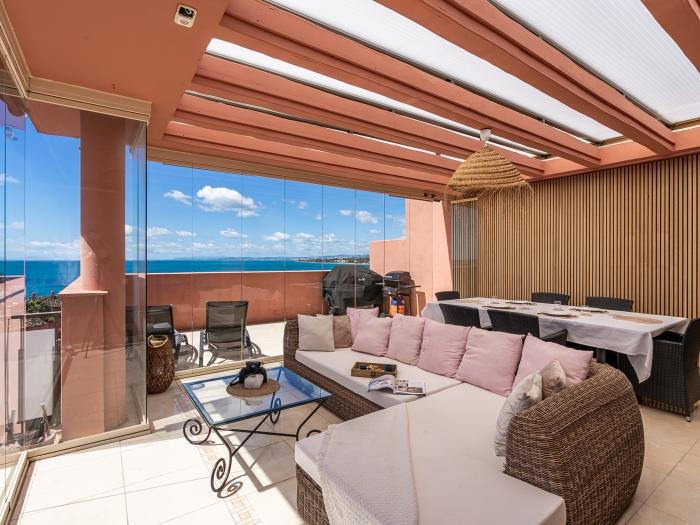 Penthouse Azure Vista avec barbecue et vue imprenable sur la mer