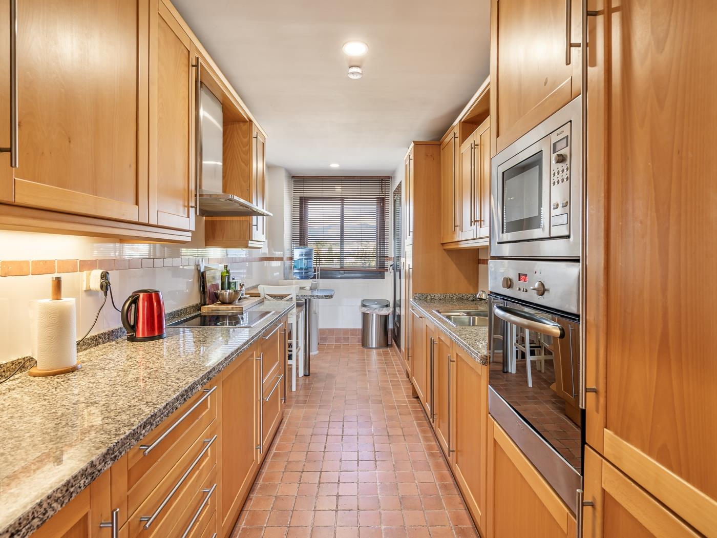 image Penthouse Azure Vista avec barbecue et vue imprenable sur la mer 2