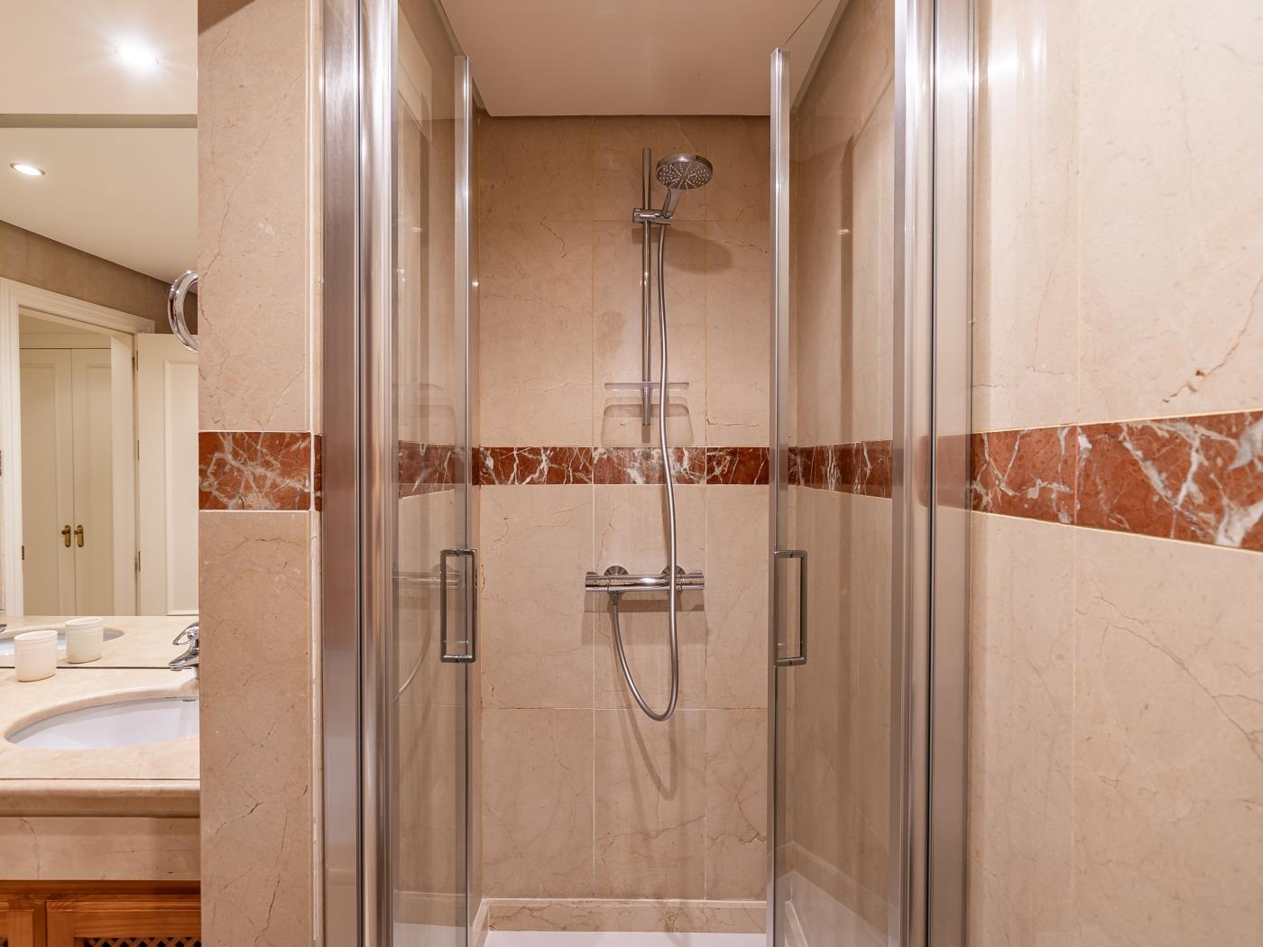 image Beachfront Serenity 13