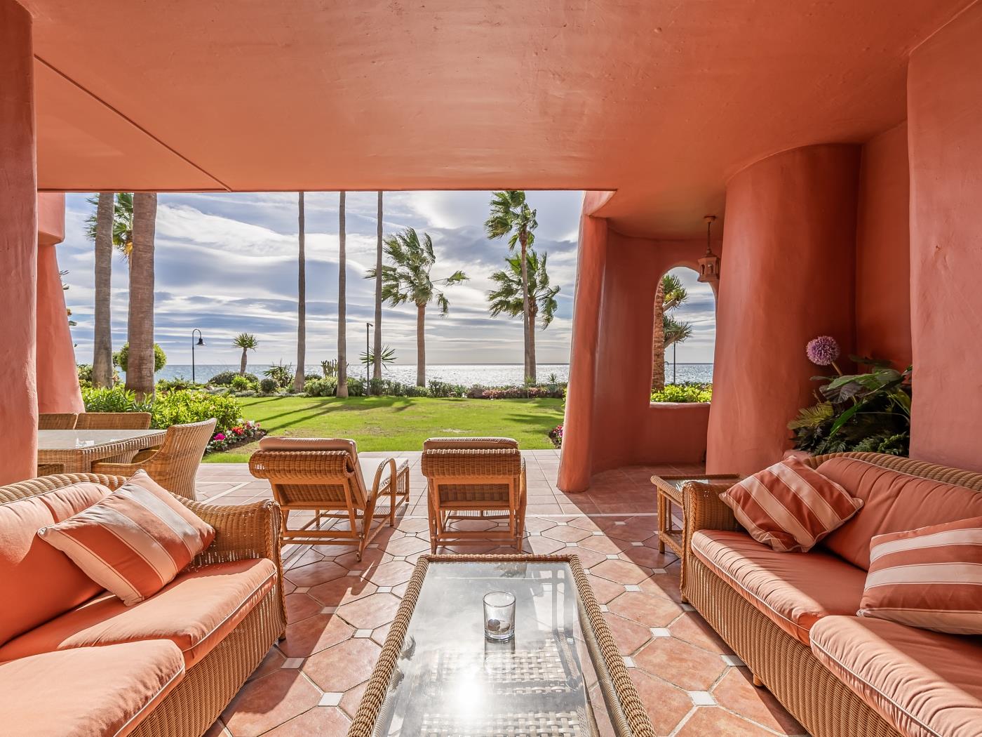 image Beachfront Serenity 14