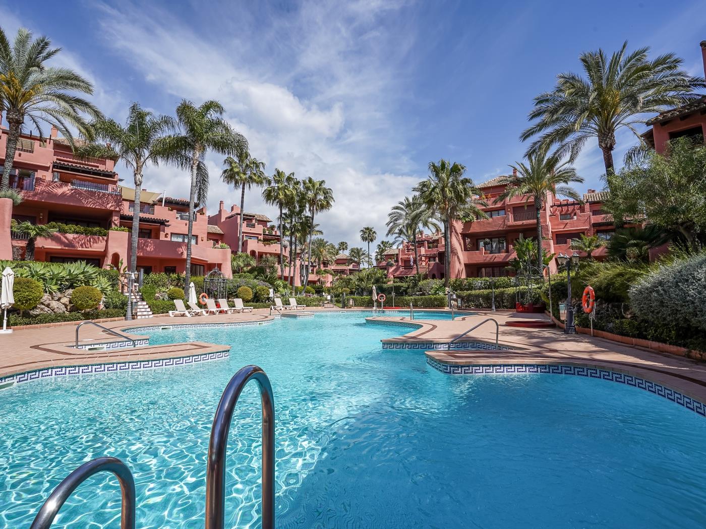 image Beachfront Serenity 24