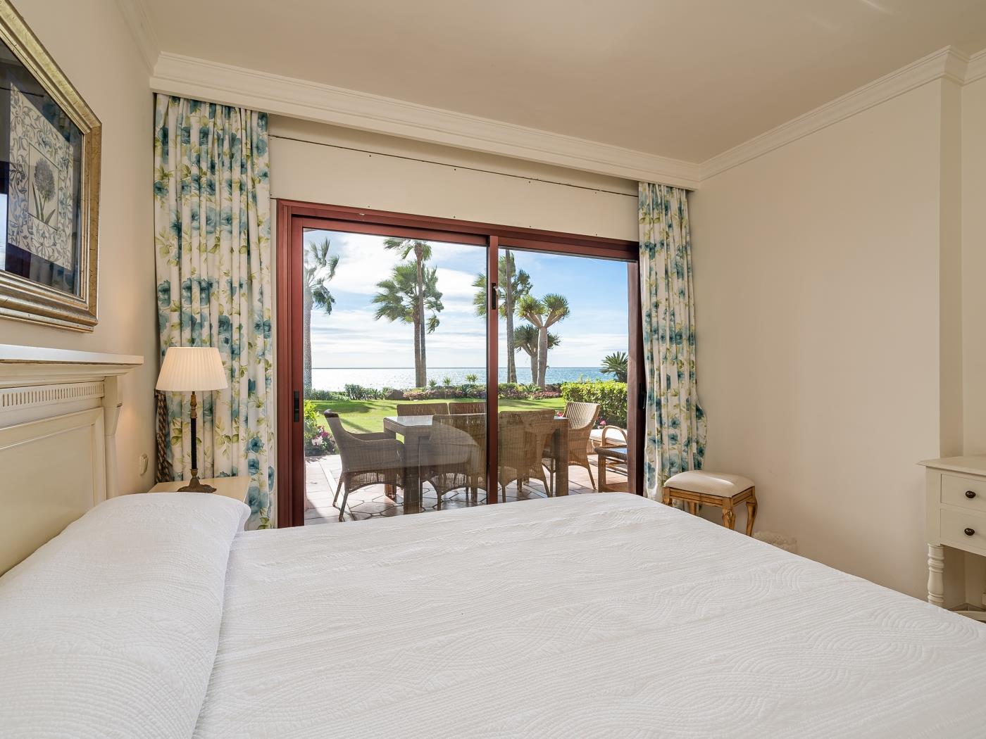 image Beachfront Serenity 7