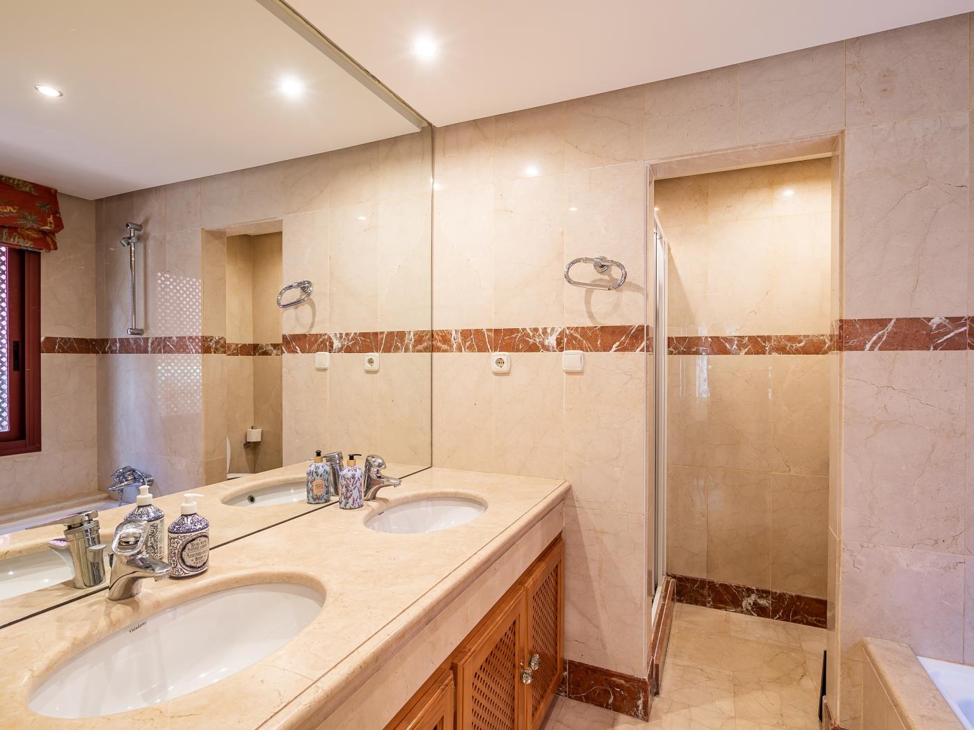 image Beachfront Serenity 8