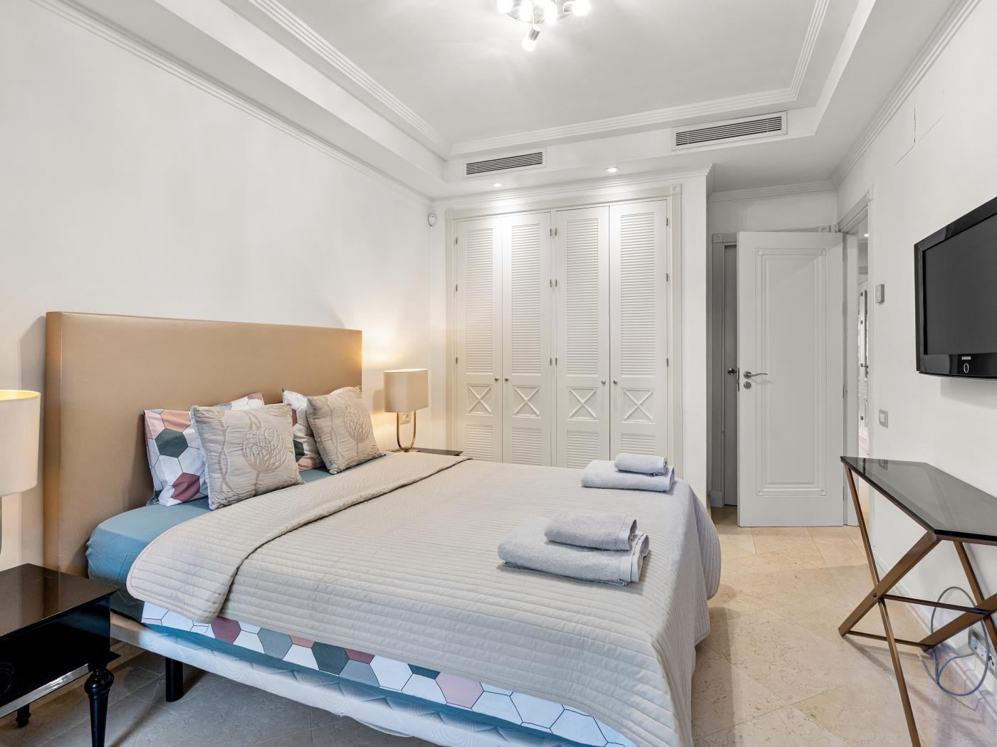 image Los Granados Jewel 10