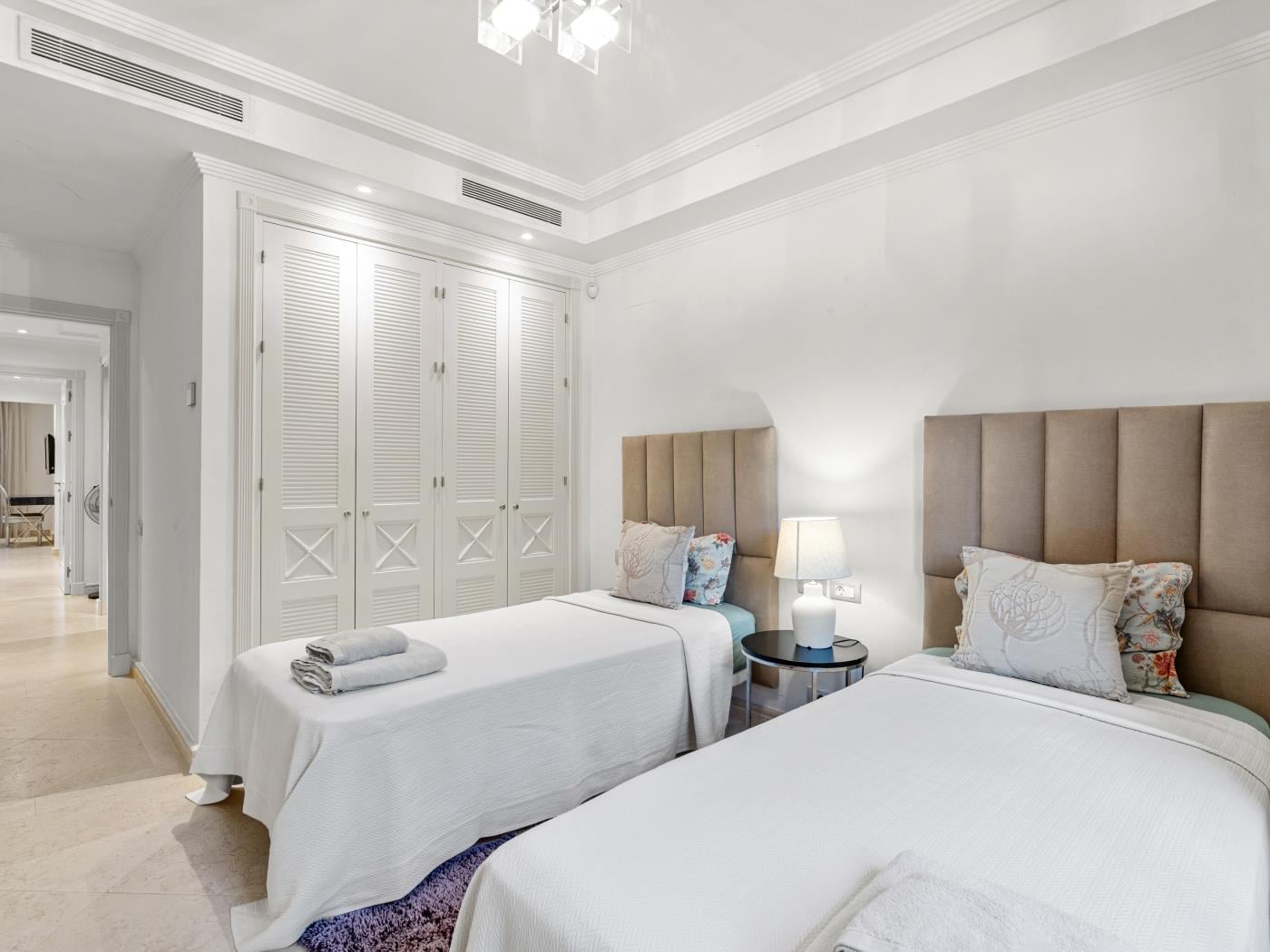 image Los Granados Jewel 13