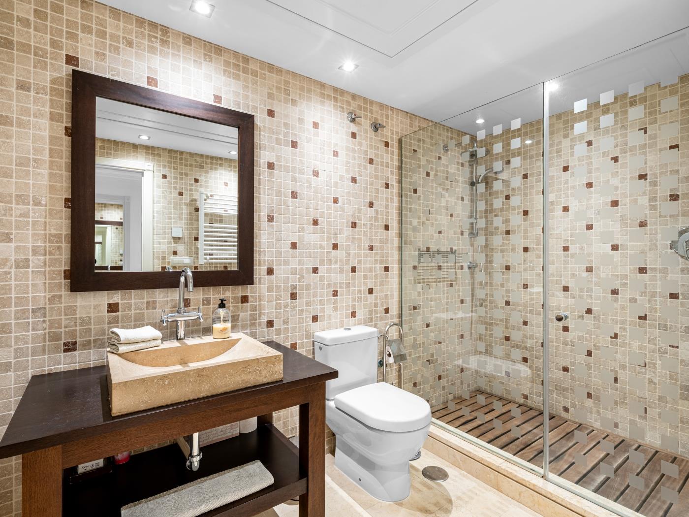 image Los Granados Jewel 14