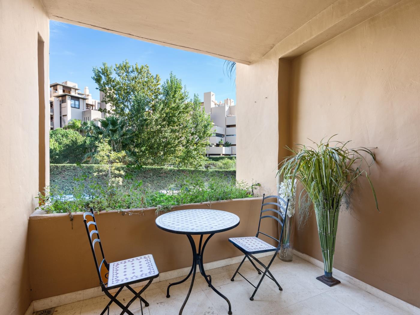 image Los Granados Jewel 15