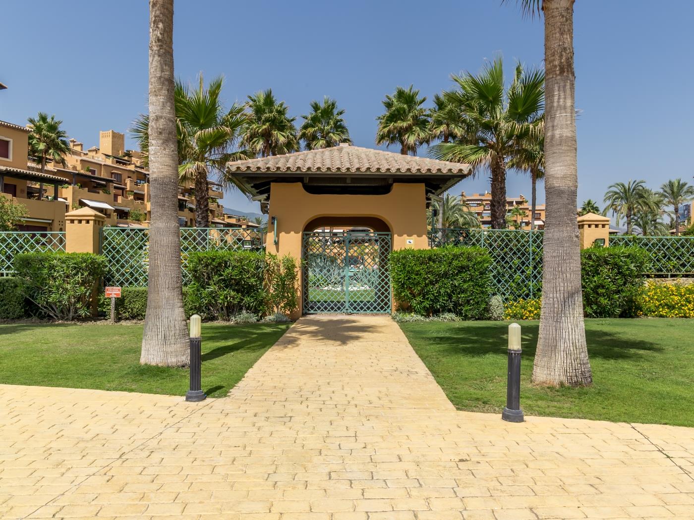 image Los Granados Jewel 29