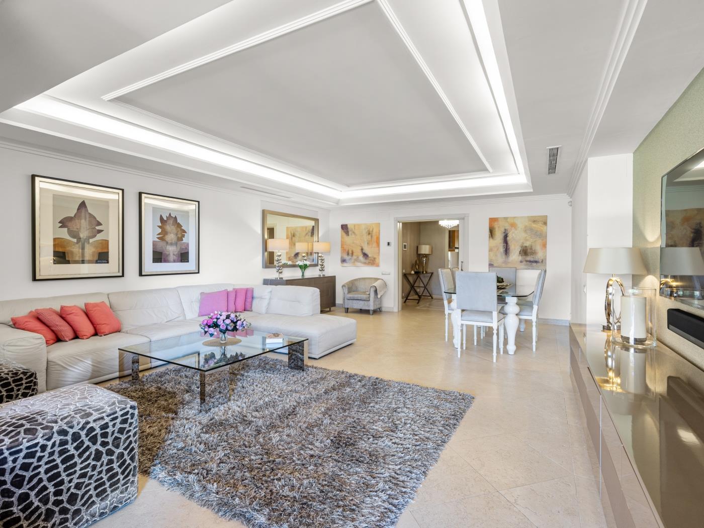 image Los Granados Jewel 2