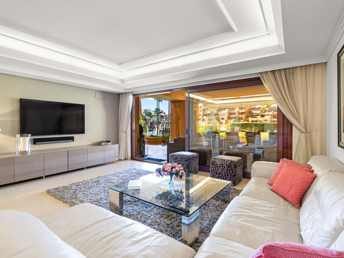 image Los Granados Jewel 3