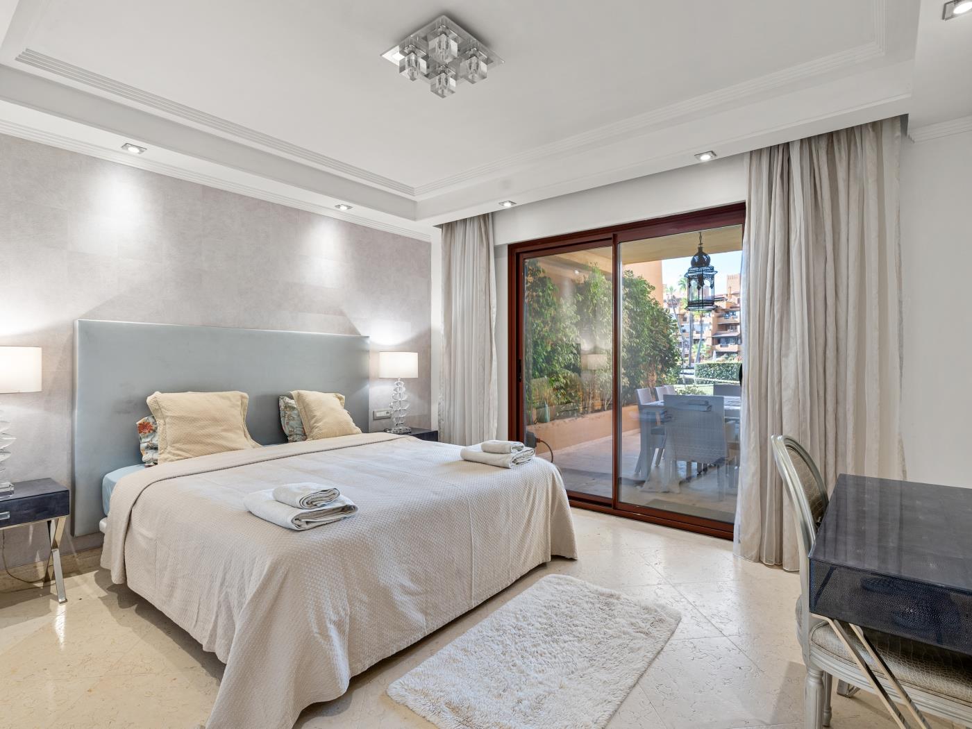 image Los Granados Jewel 6