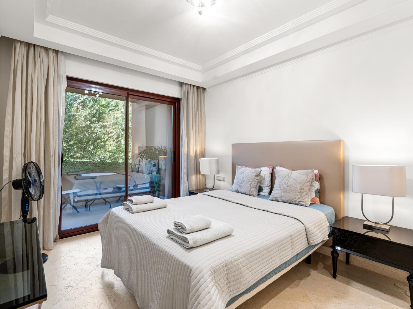 image Los Granados Jewel 9