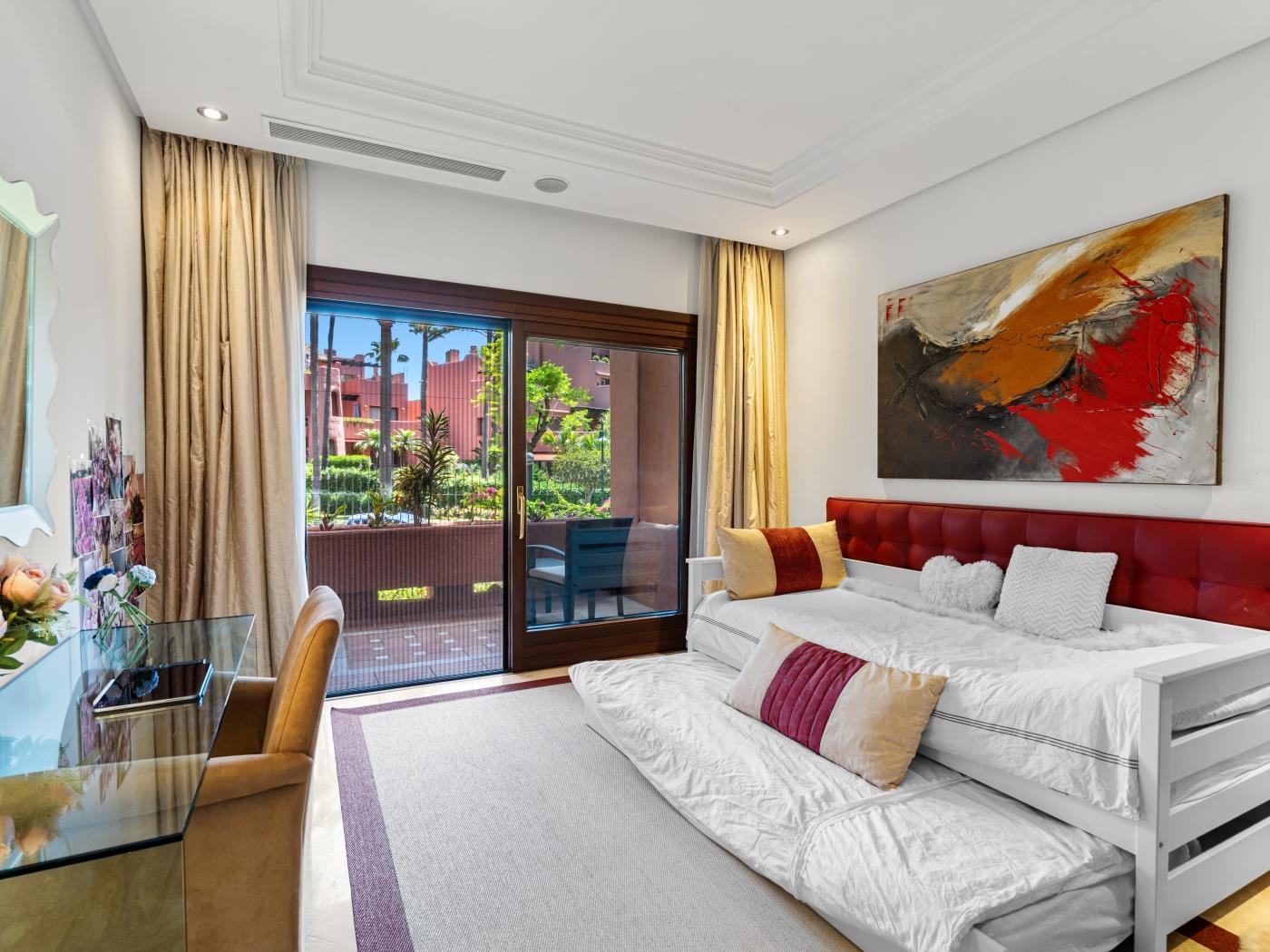 image Azure Garden Retreat – Torre Bermeja 10