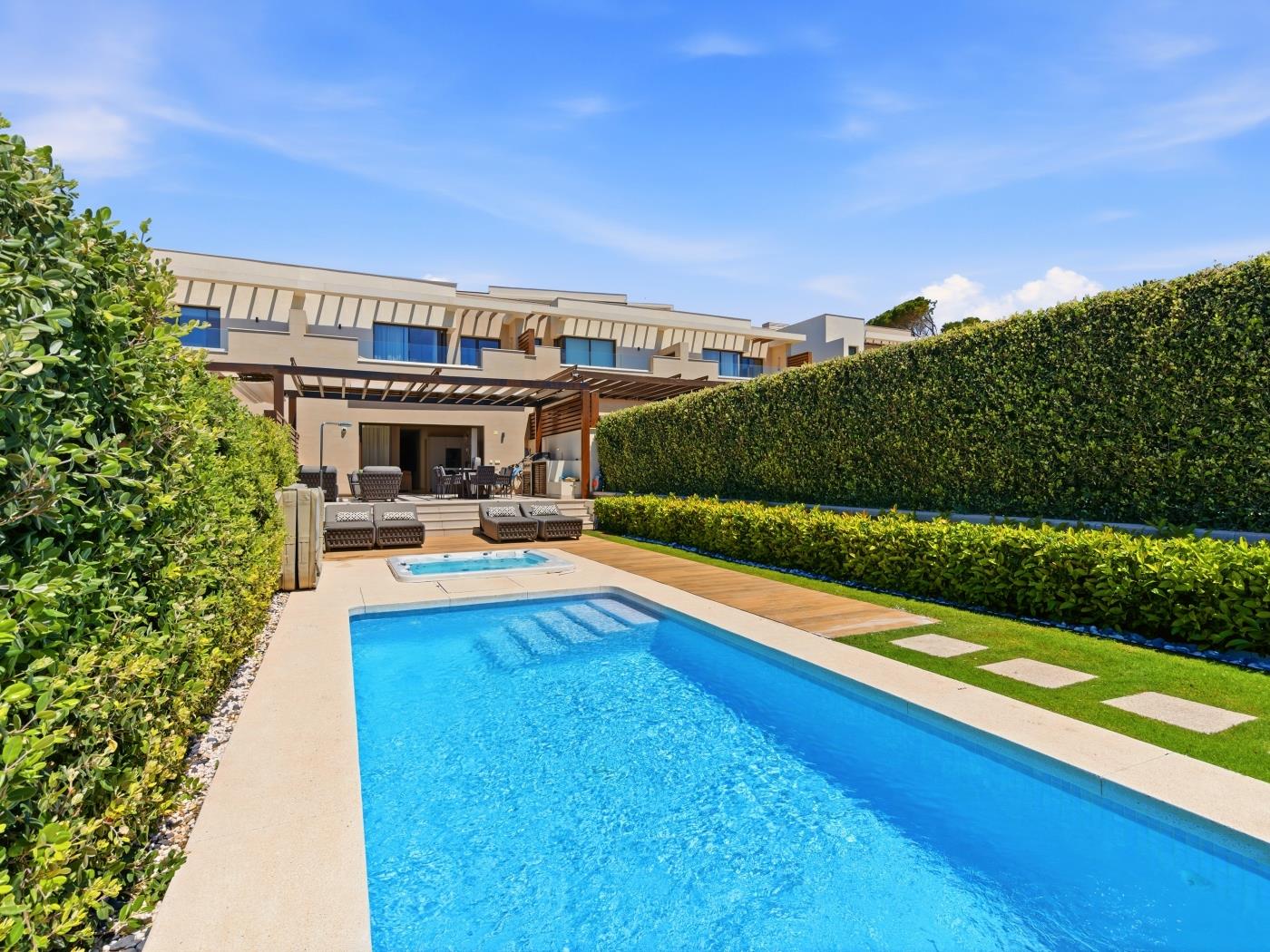 image Velaya Beachfront Sanctuary 25